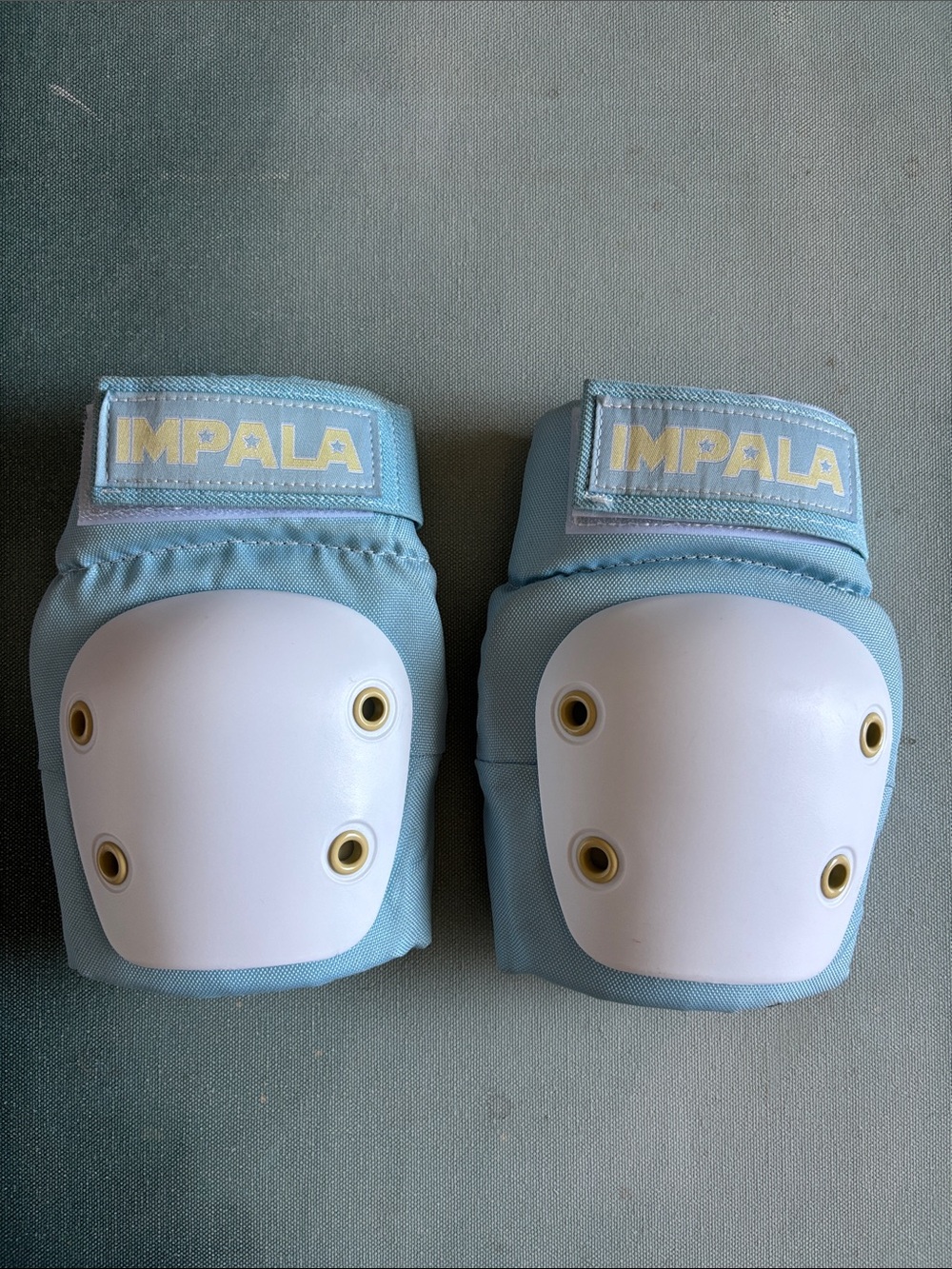 Impala Protective Knee Pads Junior Medium
